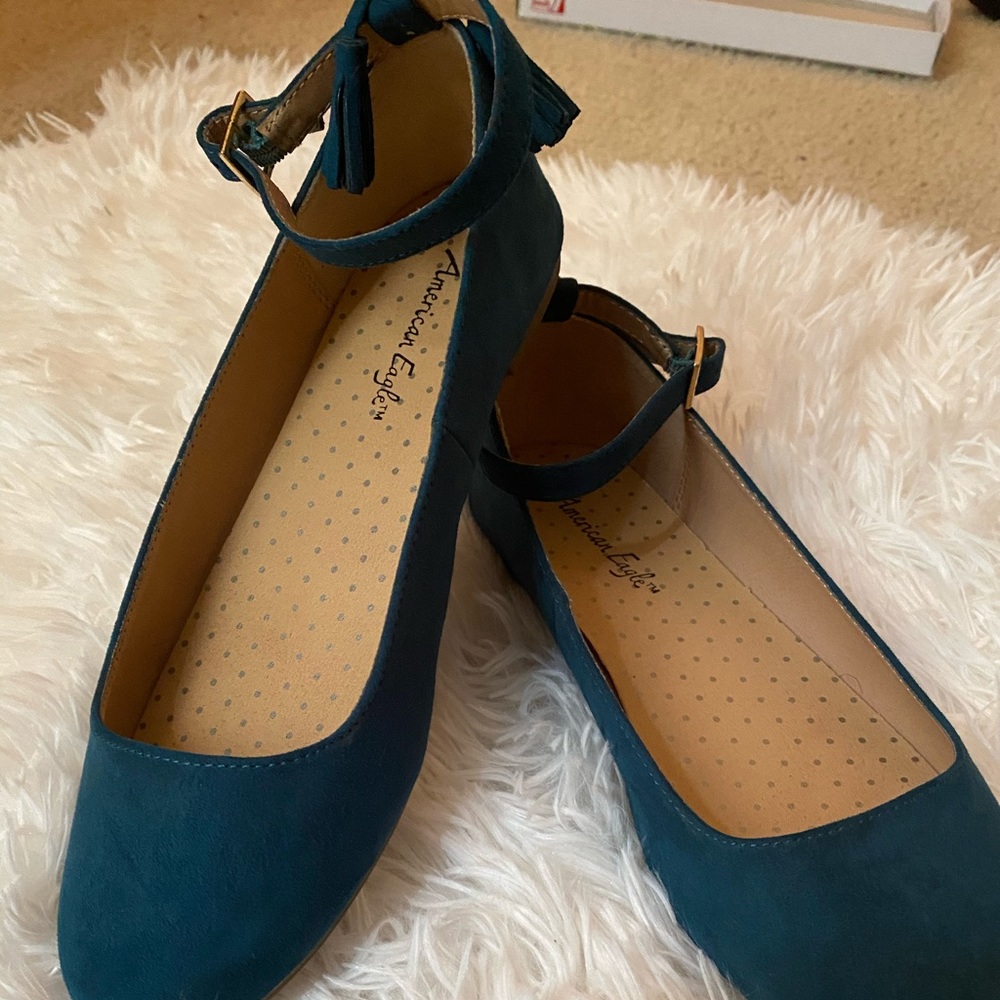 American eagle green flats